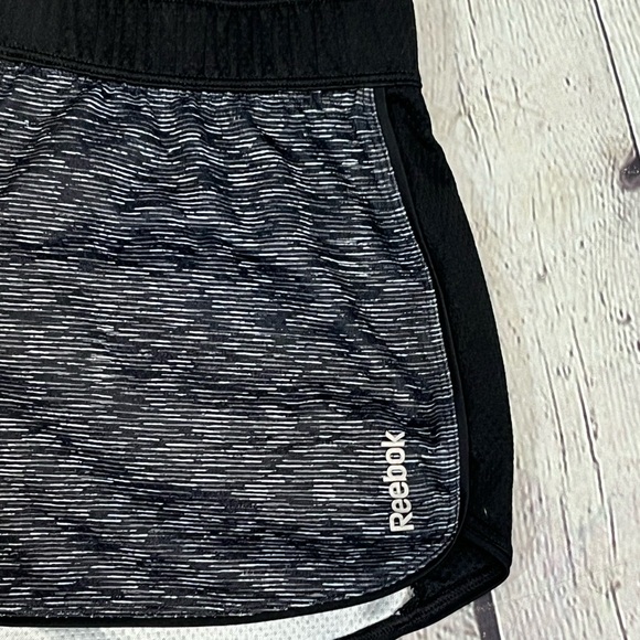 REEBOK Shorts Running Black & White-Small - Picture 3 of 3